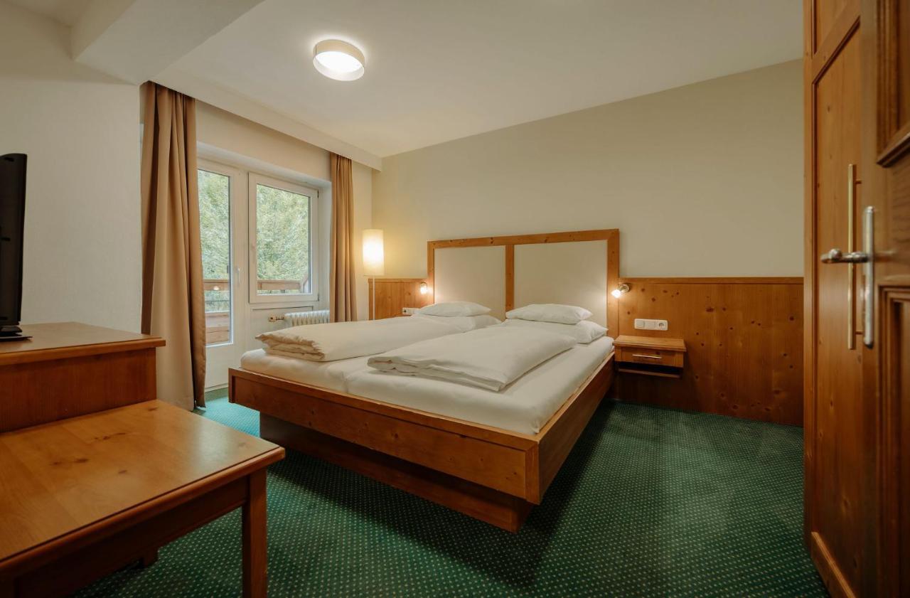 Theresi Appartements Saalbach-Hinterglemm Pokoj fotografie