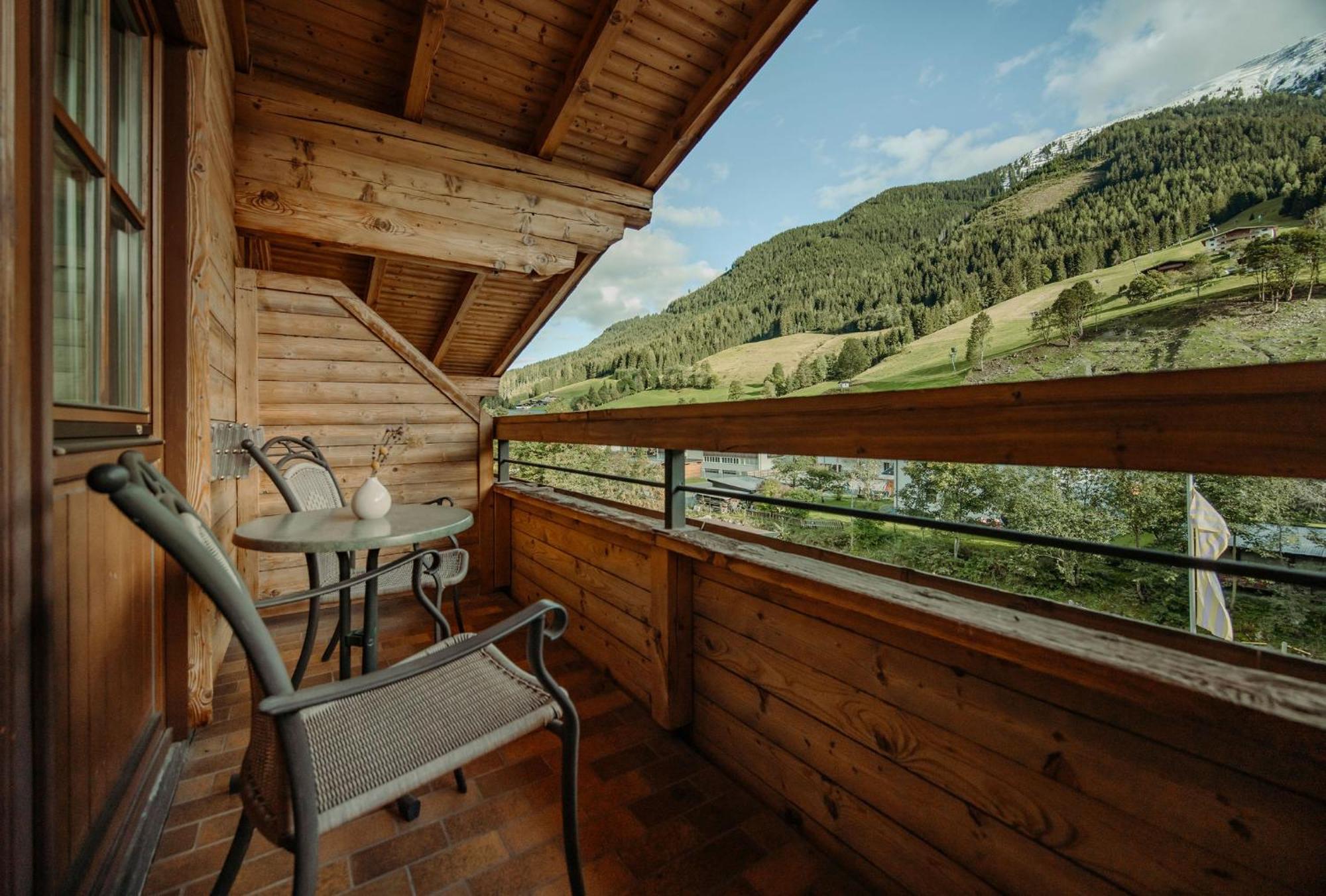 Theresi Appartements Saalbach-Hinterglemm Pokoj fotografie
